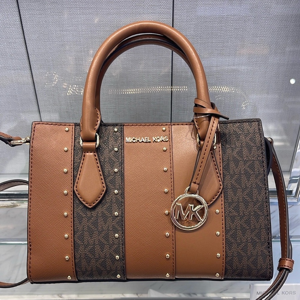 MICHAEL KORS Sheila Sm Studded Patchwork Signature Logo CZ Satchel Crossbody
NWT - Picture 2 of 16